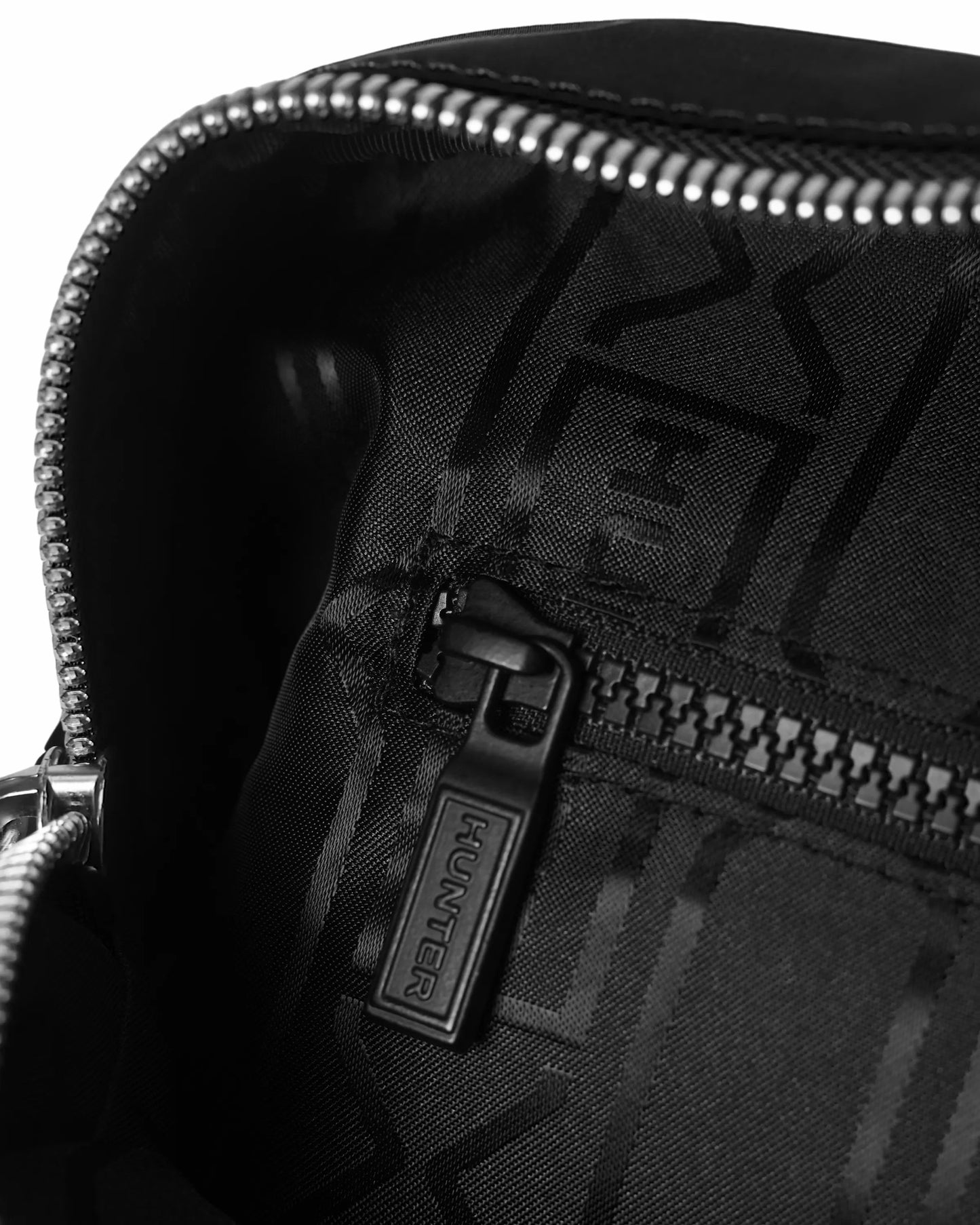 Hunter Premium Nylon Barrel Bag